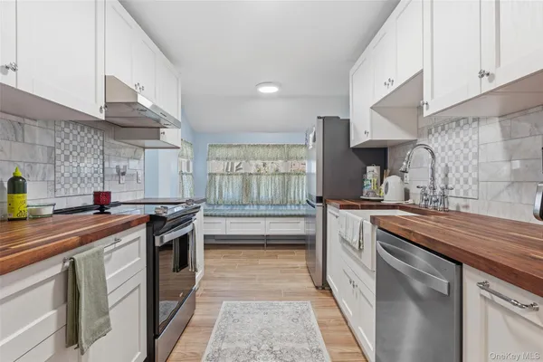 $350,000 | 104 Holly Stream Court, Brewster, NY 10509