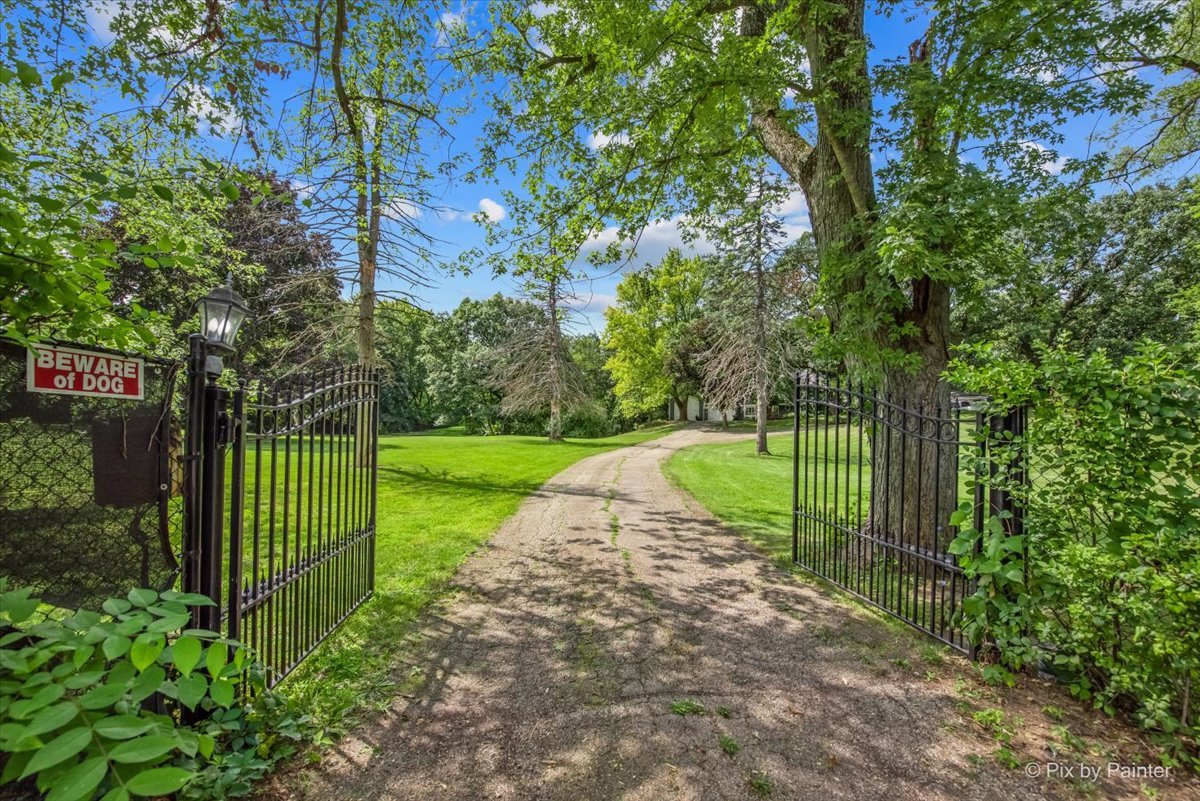 144 Algonquin Road Barrington Hills, IL 60010 - Photo 6 of 53 a view of a park with a large trees