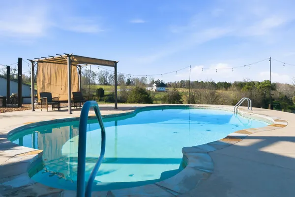 $999,999 | 4041 Liverworth Road, Southside, TN 37171