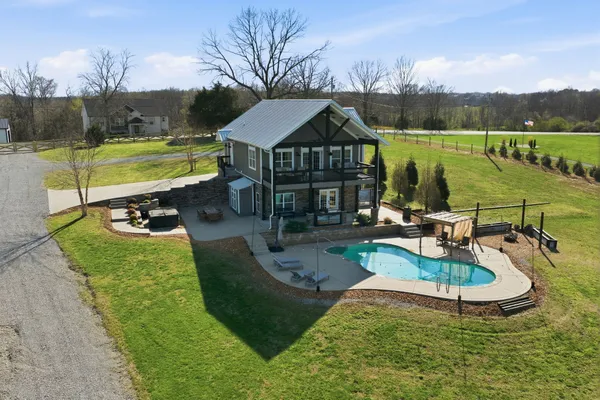 $999,999 | 4041 Liverworth Road, Southside, TN 37171