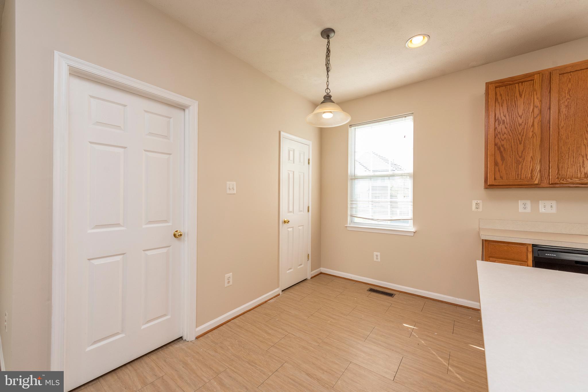 718 MacDill Road Baltimore, MD 21220 - Photo 15 of 34 Breakfast Area