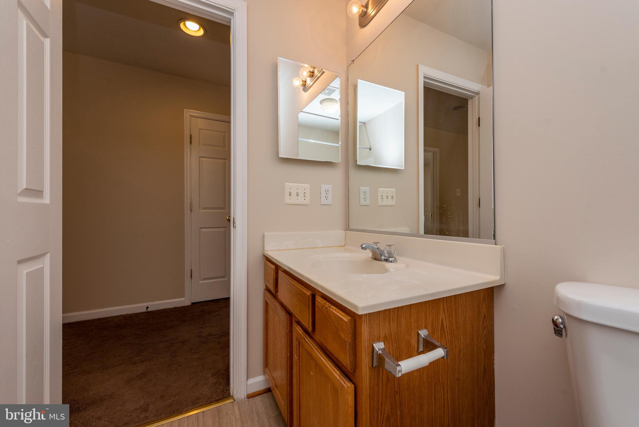 718 MacDill Road Baltimore, MD 21220 - Photo 29 of 34 Full Bathroom