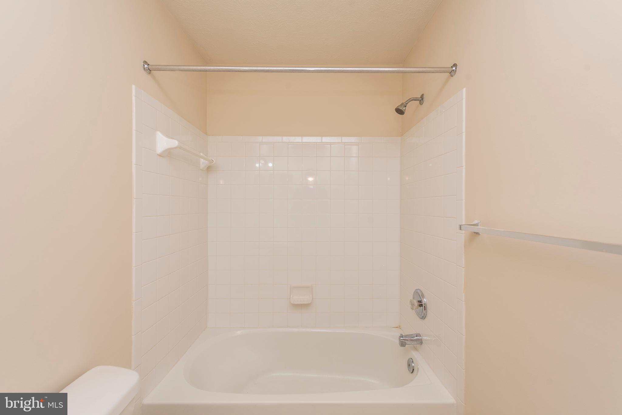 718 MacDill Road Baltimore, MD 21220 - Photo 34 of 34 Full Bathroom