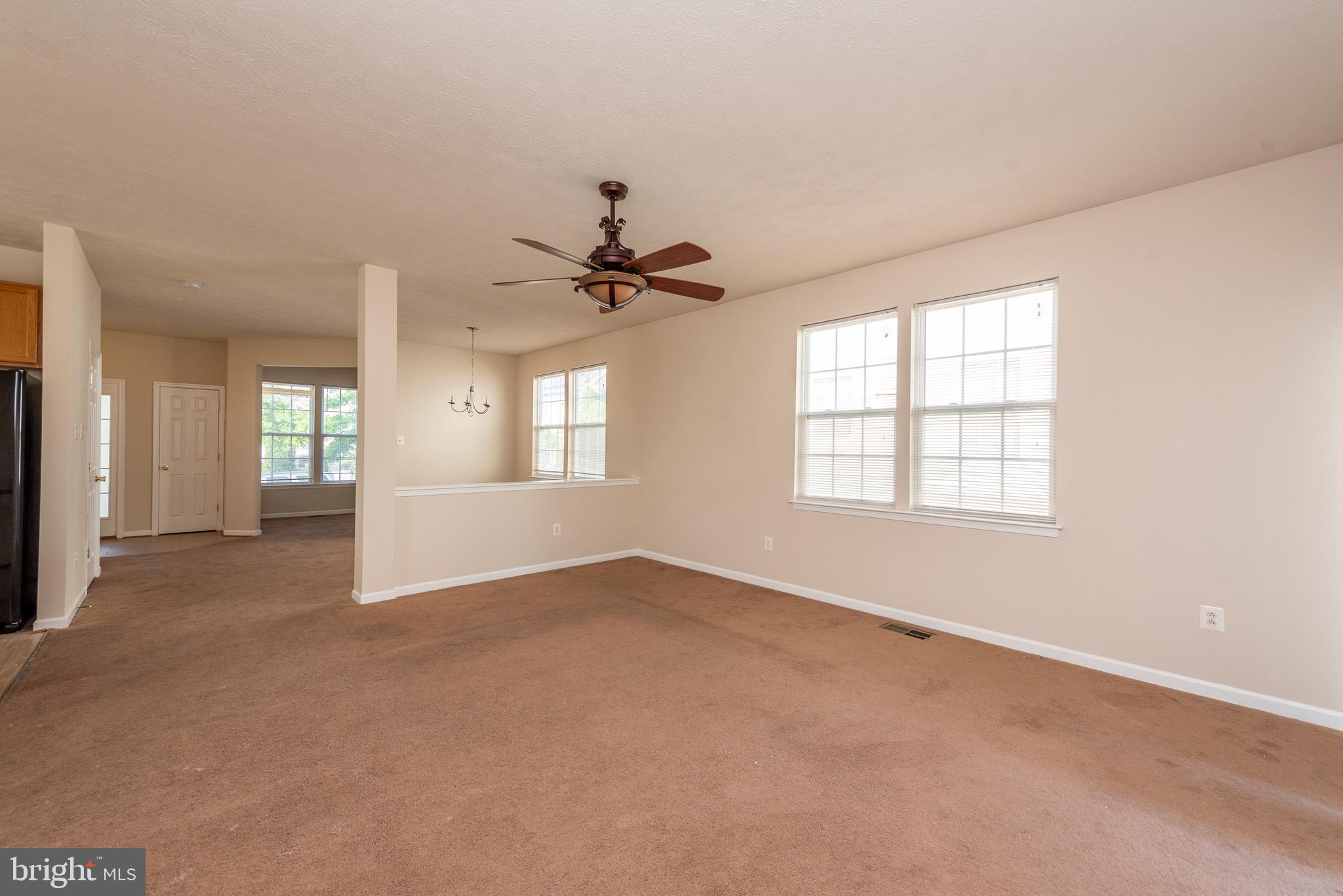 718 MacDill Road Baltimore, MD 21220 - Photo 10 of 34 Family Room