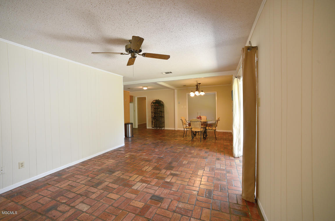3415 Nottingham Road Ocean Springs, MS 39564 - Photo 6 of 22 DSC_8581