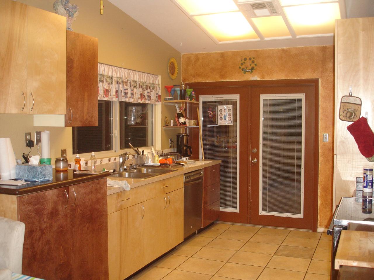 2649 West Hearn Road Phoenix, AZ 85023 - Photo 3 of 17 Kitchen