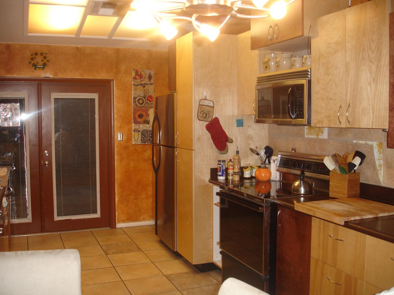 2649 West Hearn Road Phoenix, AZ 85023 - Photo 4 of 17 Kitchen