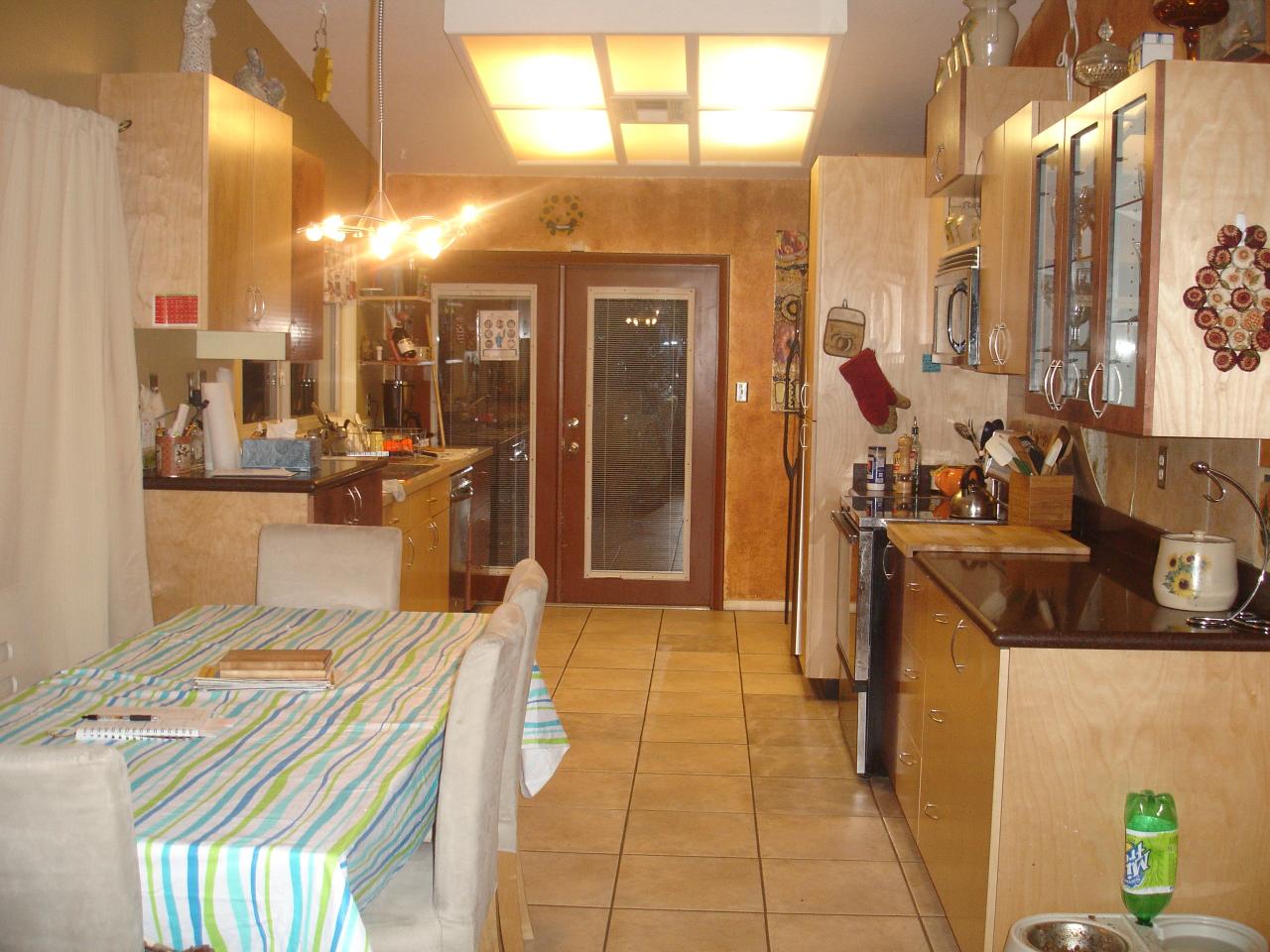 2649 West Hearn Road Phoenix, AZ 85023 - Photo 5 of 17 Kitchen