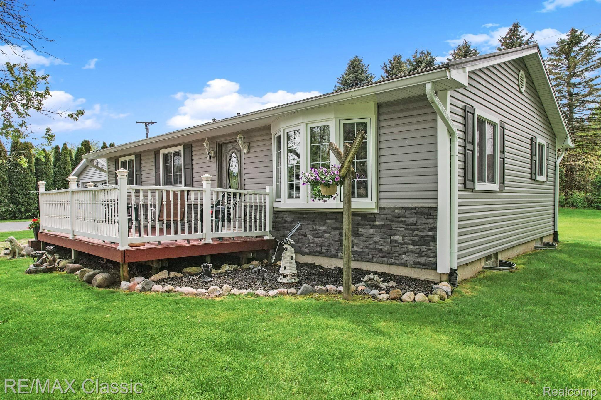 11158 9 Mile Road South Lyon, MI 48178 - Photo 6 of 26 Nicely Landscaped All Around