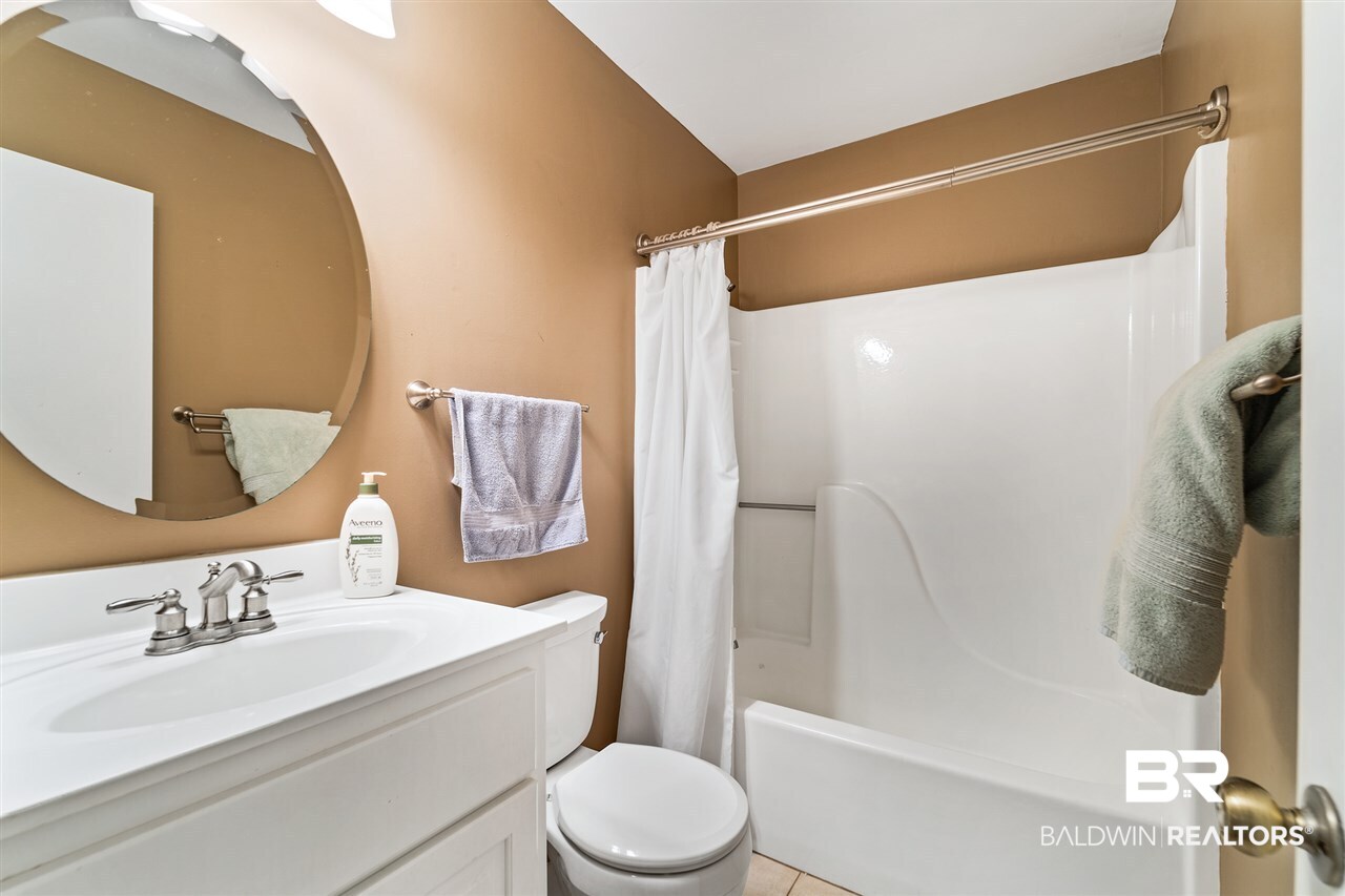 509 Lillian Circle Fairhope, AL 36532 - Photo 11 of 19 Bathroom 2