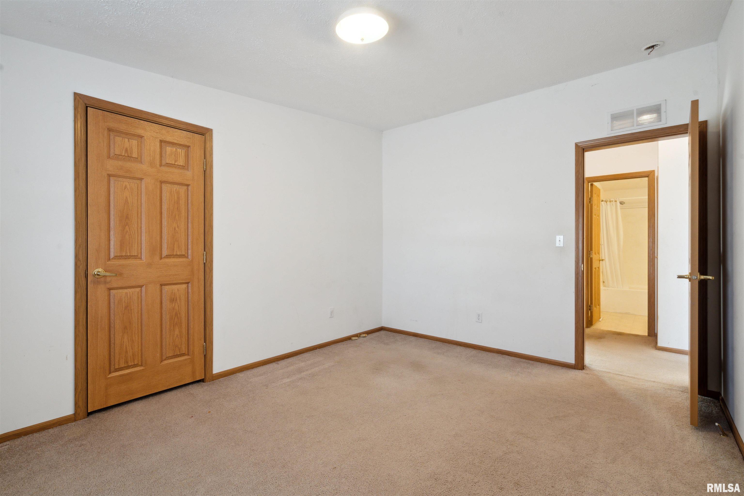 402 Harding Avenue Lowden, IA 52255 - Photo 15 of 26 Gallery Image 15