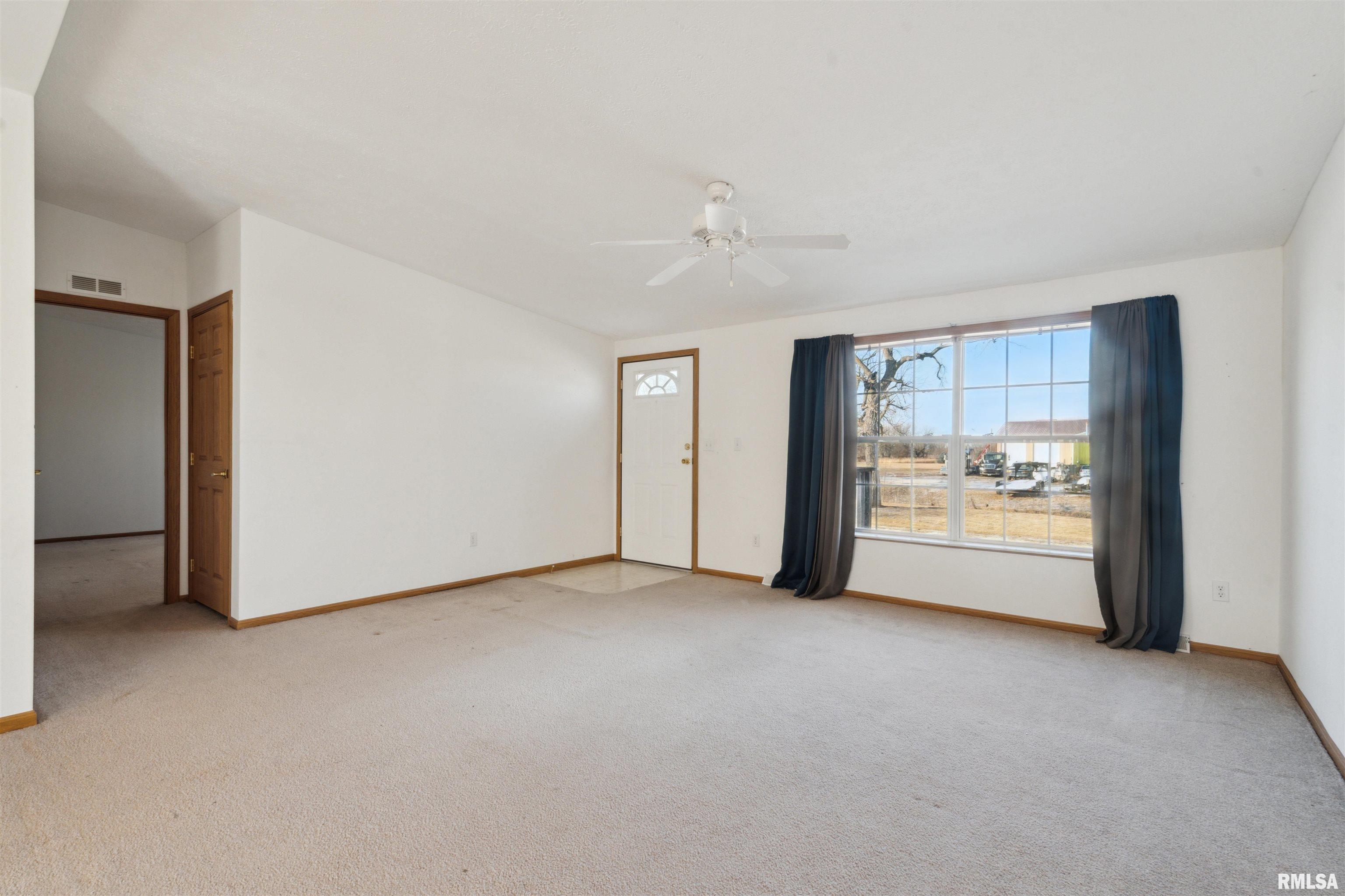 402 Harding Avenue Lowden, IA 52255 - Photo 3 of 26 Gallery Image 3