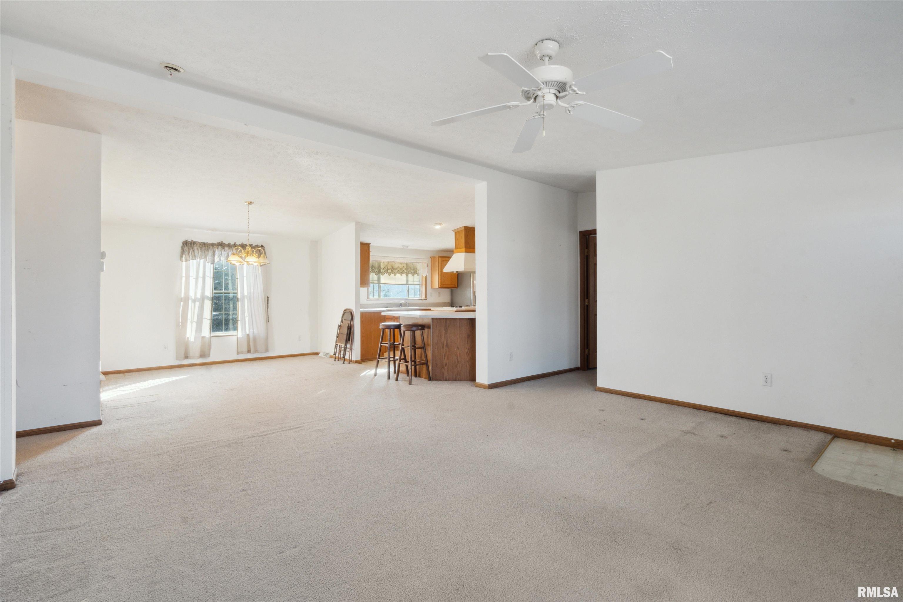 402 Harding Avenue Lowden, IA 52255 - Photo 4 of 26 Gallery Image 4