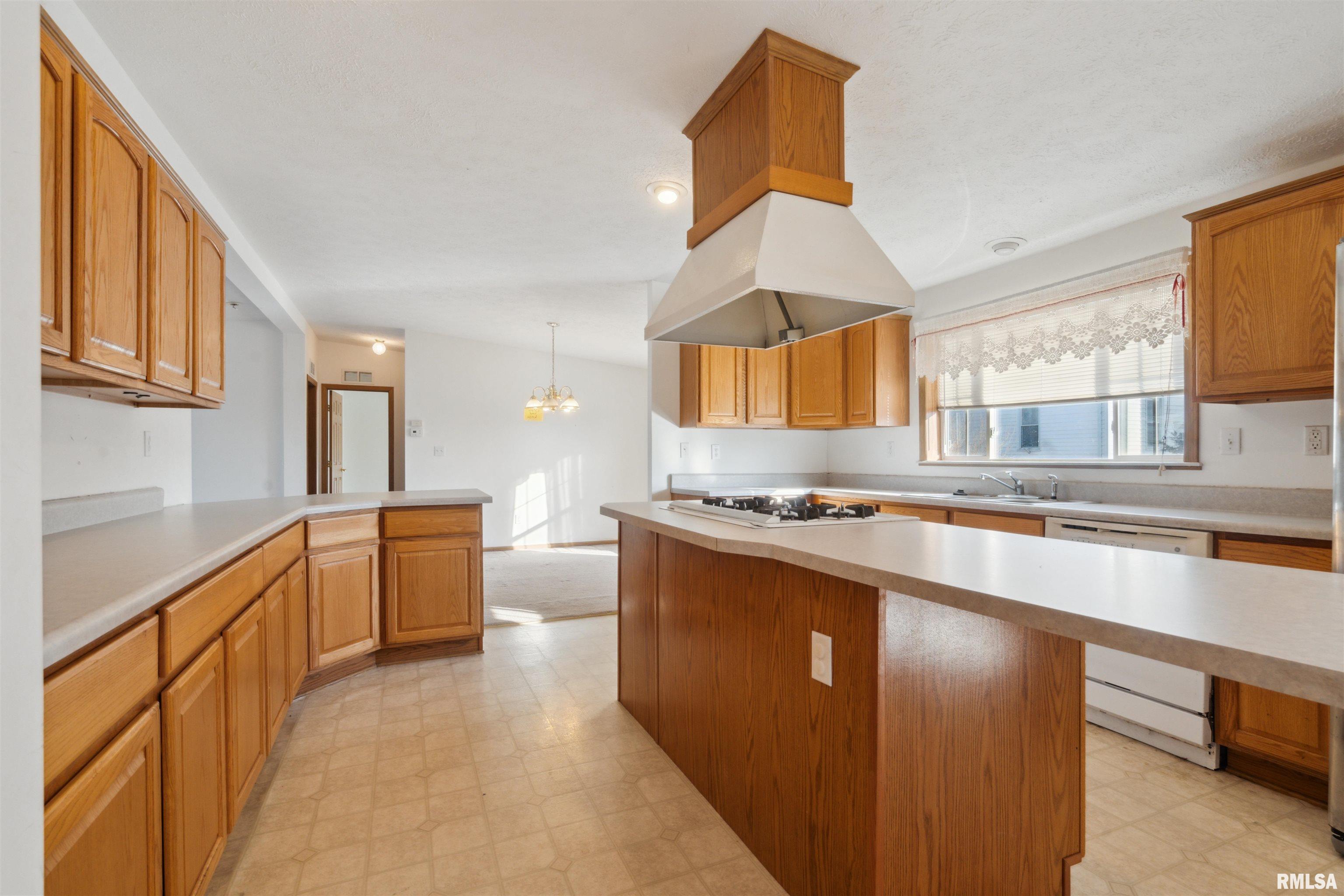 402 Harding Avenue Lowden, IA 52255 - Photo 8 of 26 Gallery Image 8