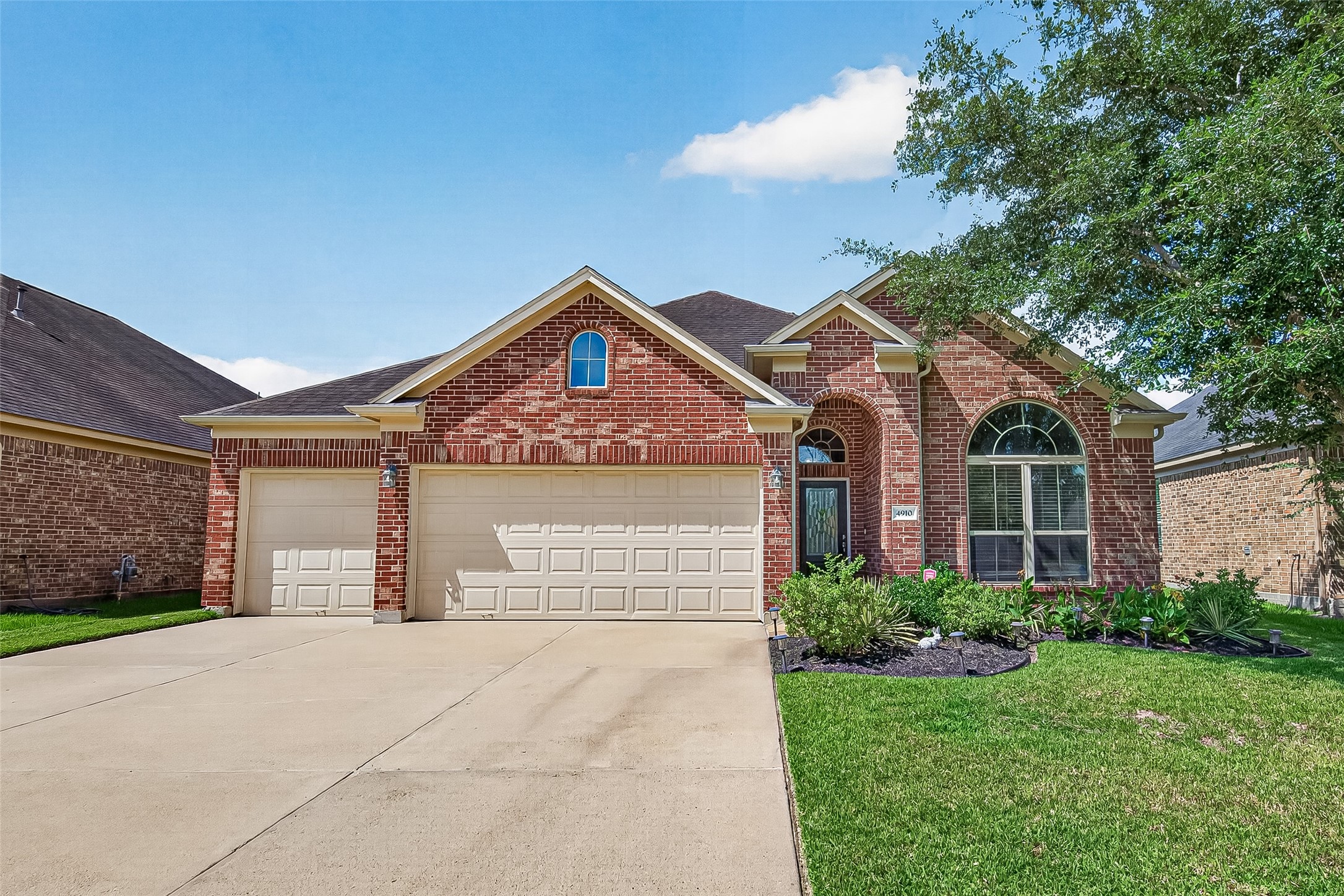 4910 Culver Lane Rosenberg, TX 77471 - Photo 41 of 50 Your beautiful, well-loved home perfectly set with coveted SOUTH/NORTH LOT PLACEMENT!