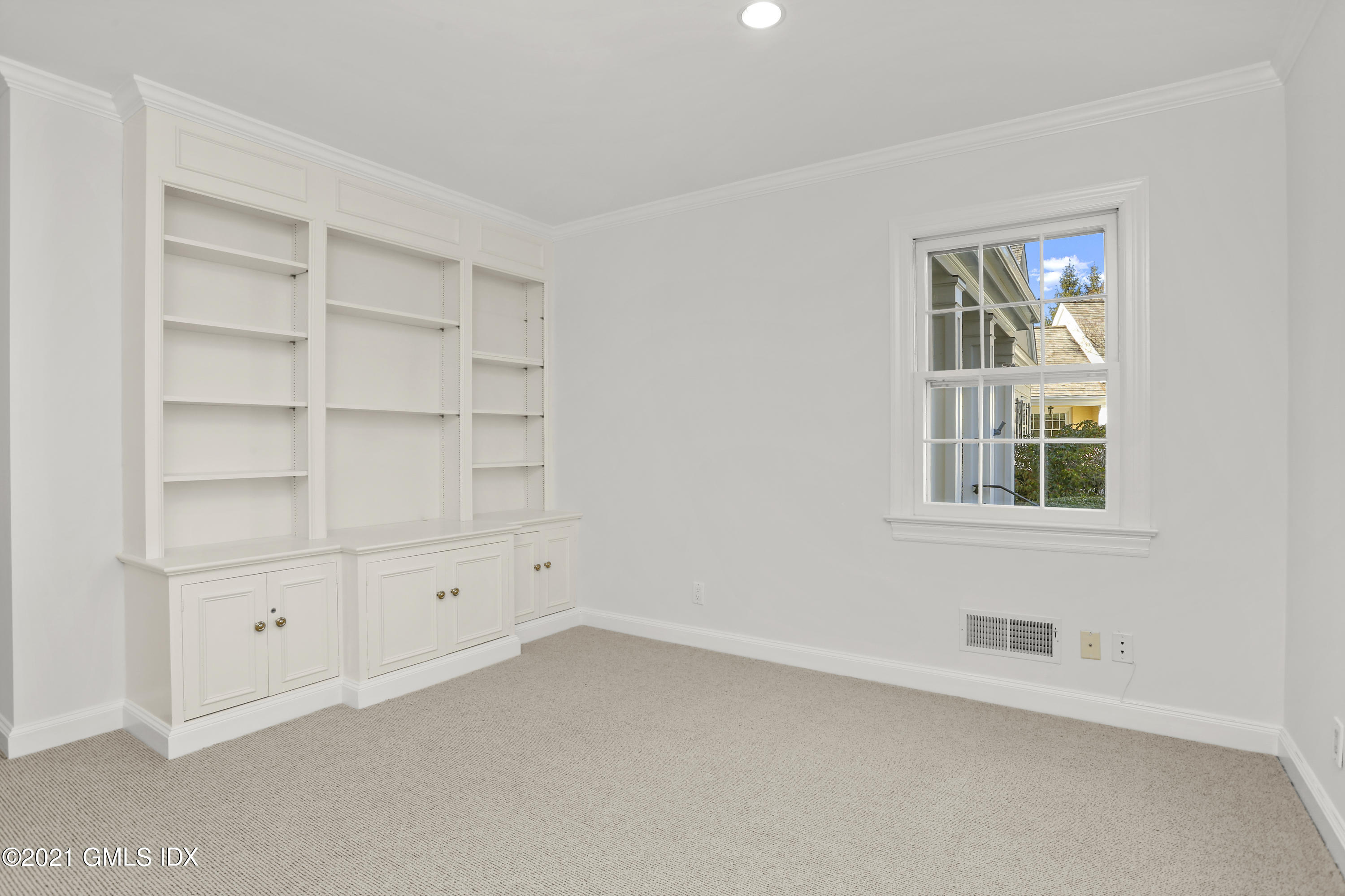 99 Hunting Ridge Road Greenwich, CT 06831 - Photo 15 of 23 an empty room with cabinet