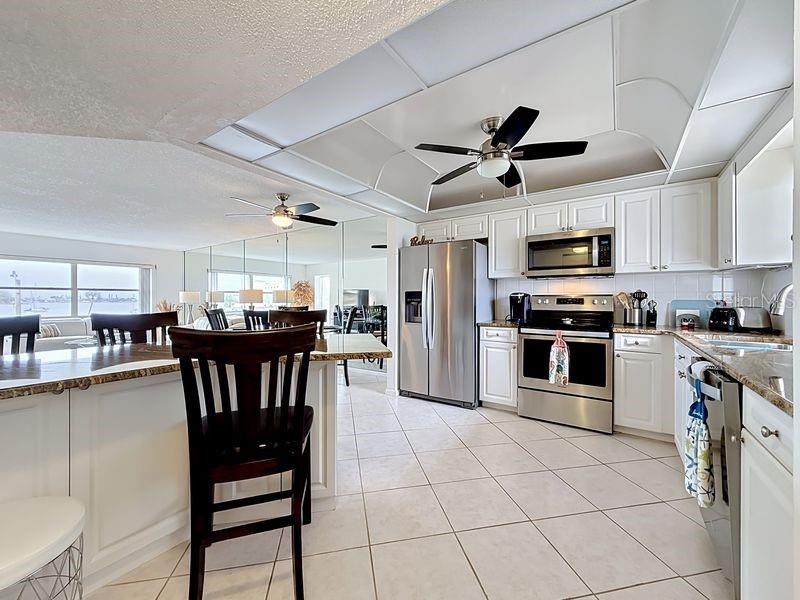 4550 Cove Circle, Unit 302 St. Petersburg, FL 33708 - Photo 6 of 55
