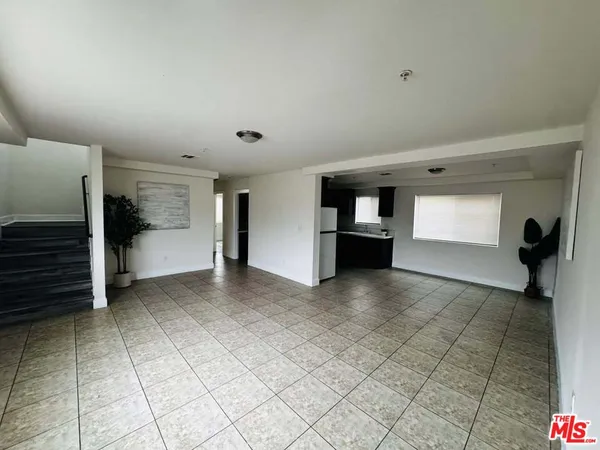$4,590 | 601 West 84th Street, Unit 601 1/2, Los Angeles, CA 90044