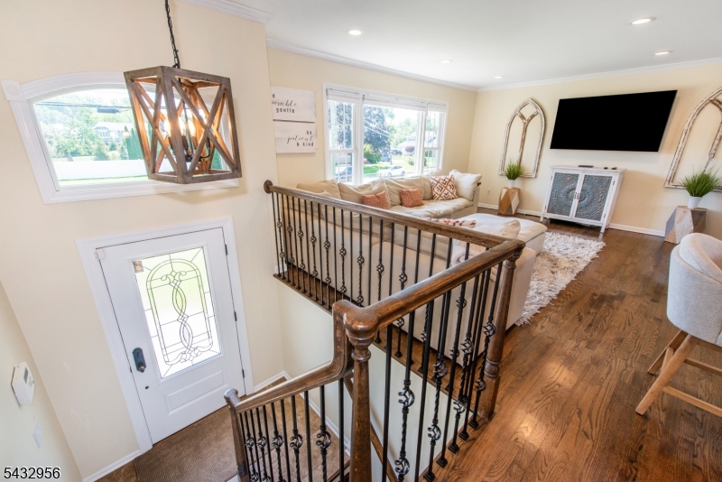 3 Knoll Road Fairfield, NJ 07004 - Photo 2 of 38