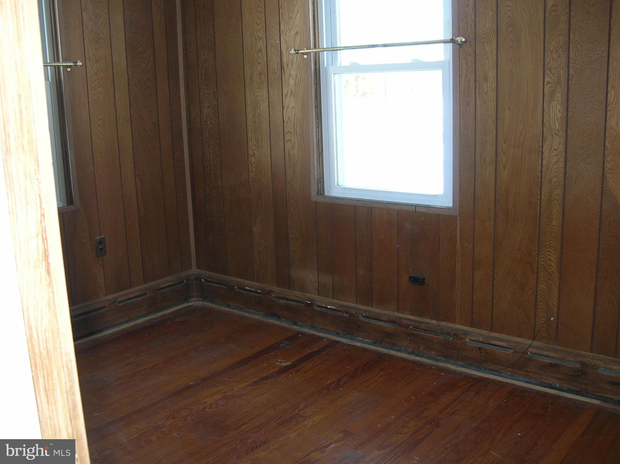 1642 Clearview Road Lansdale, PA 19446 - Photo 11 of 32 First floor back bedroom #2