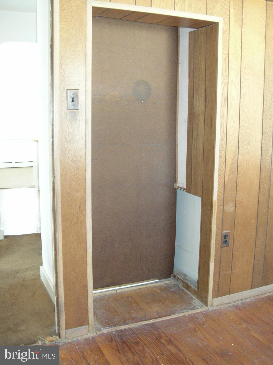1642 Clearview Road Lansdale, PA 19446 - Photo 12 of 32 First floor back bedroom closet