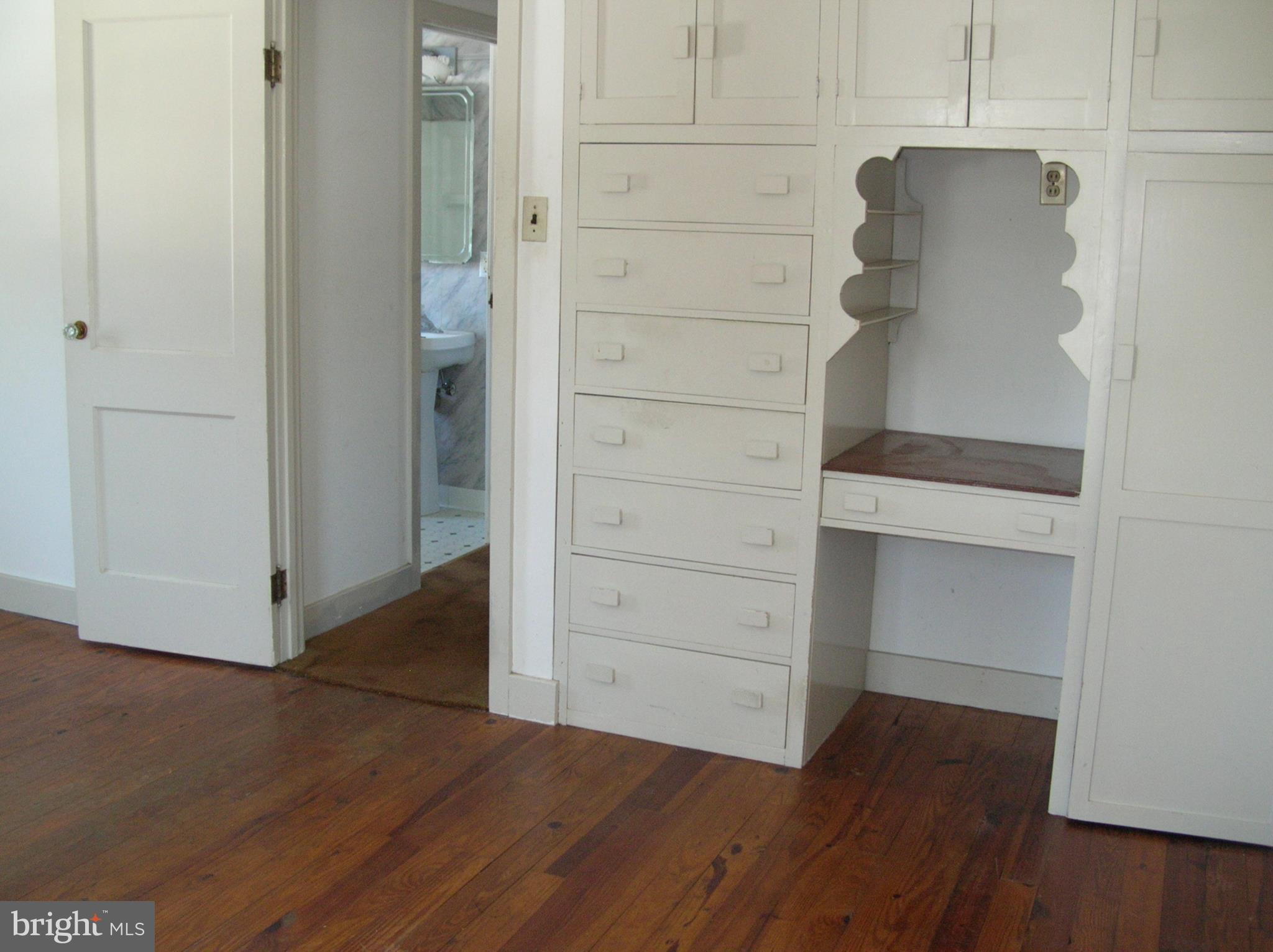 1642 Clearview Road Lansdale, PA 19446 - Photo 19 of 32 2nd floor bedroom builtin