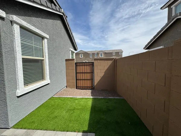 $2,695 | 25936 North 22nd Lane, Phoenix, AZ 85085