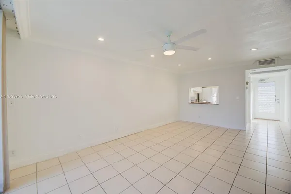 $175,000 | 9311 Orange Grove Drive, Unit 211, Davie, FL 33324
