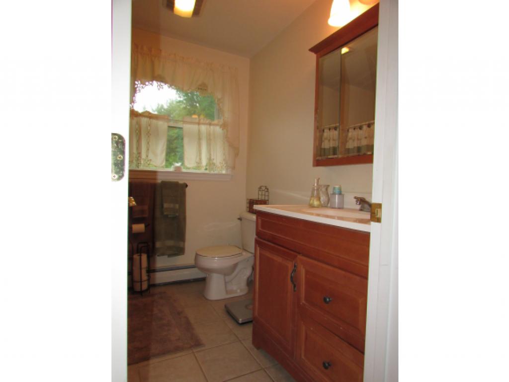 77 Raymond Road Deerfield, NH 03037 - Photo 17 of 23