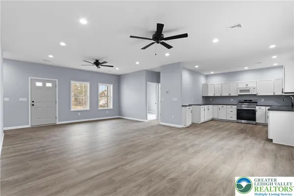$360,000 | 102 Eagle View Run, Long Pond, PA 18334