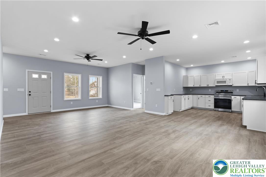 102 Eagle View Run Long Pond, PA 18334 - Photo 12 of 39