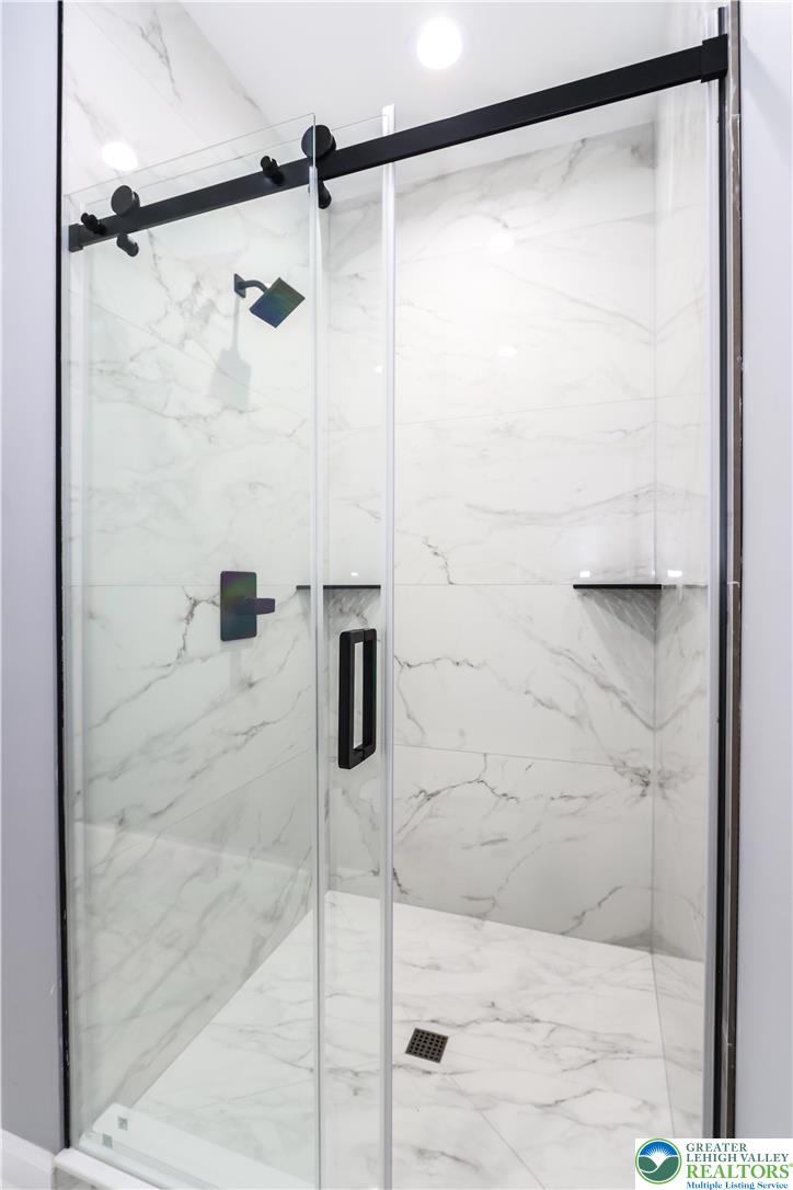 102 Eagle View Run Long Pond, PA 18334 - Photo 19 of 39