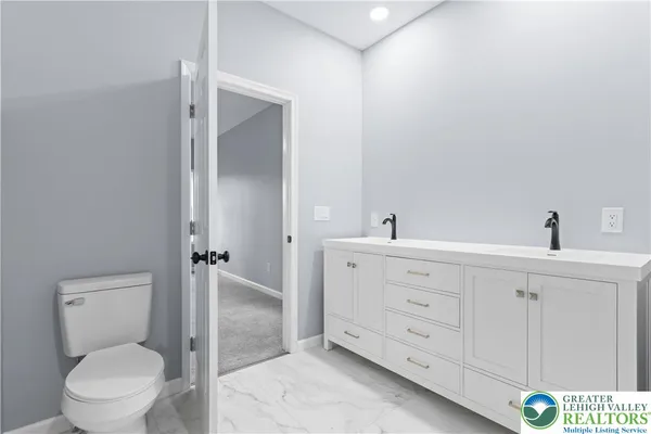 $360,000 | 102 Eagle View Run, Long Pond, PA 18334