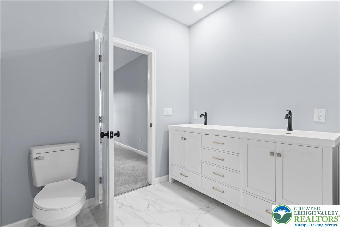 102 Eagle View Run Long Pond, PA 18334 - Photo 20 of 39