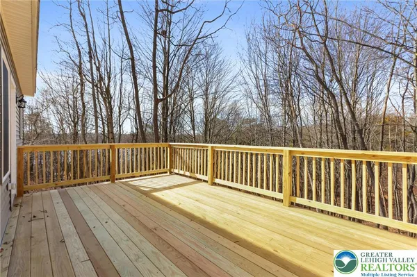 $360,000 | 102 Eagle View Run, Long Pond, PA 18334
