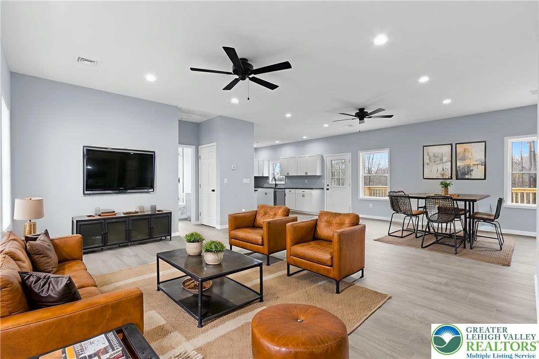 102 Eagle View Run Long Pond, PA 18334 - Photo 8 of 39