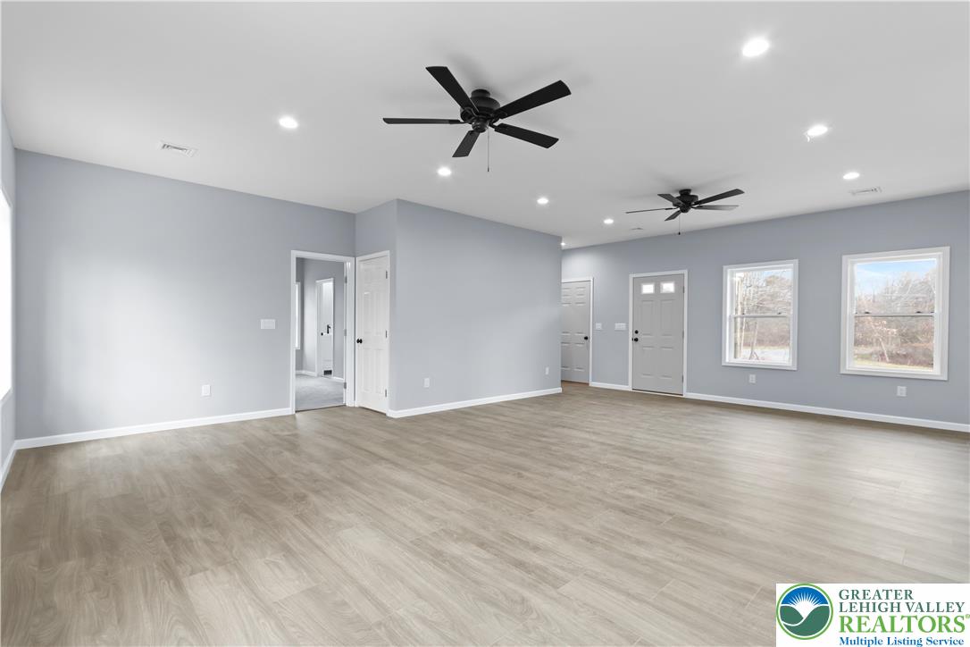 102 Eagle View Run Long Pond, PA 18334 - Photo 10 of 39