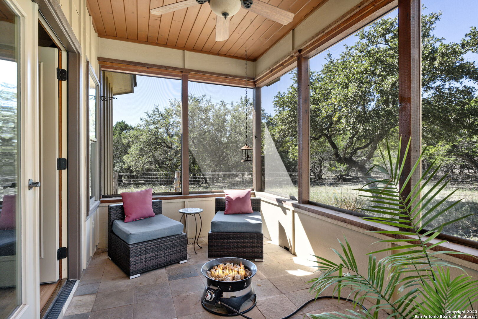 849 Madrona Ridge Drive Bandera, TX 78003 - Photo 25 of 44 a room with patio furniture and a potted plant