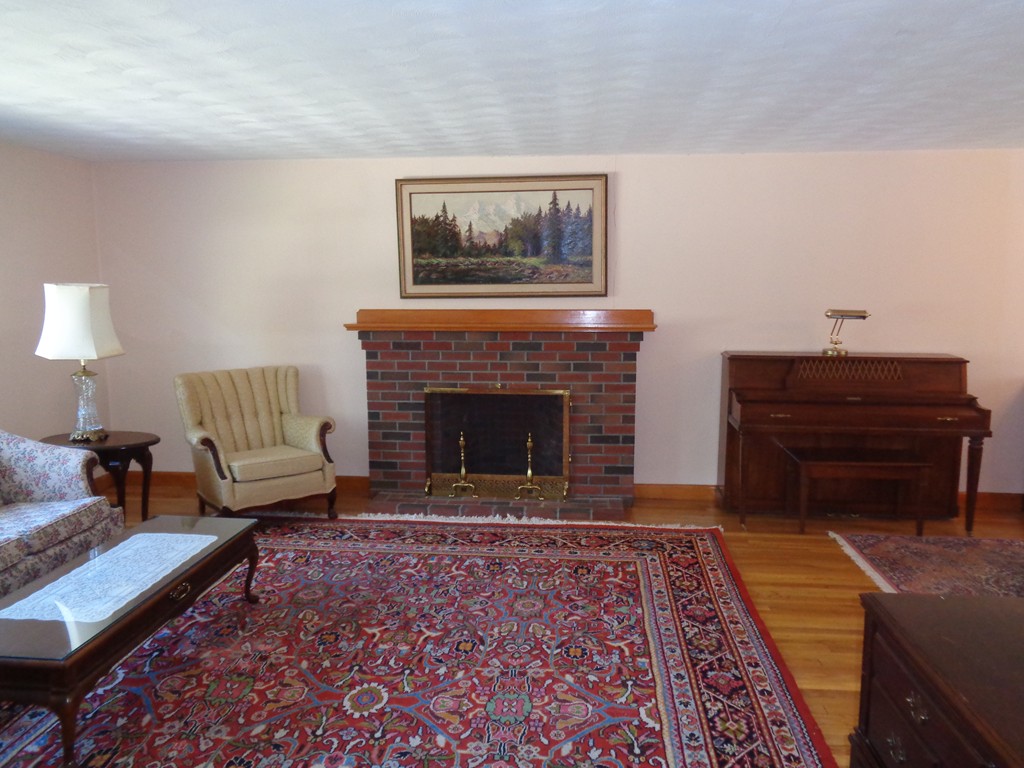 3 Carlida Road Stoneham, MA 02180 - Photo 8 of 22 Gallery Image 8