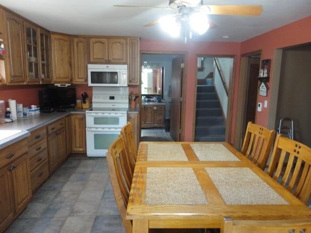 2125 Iwv Road Southwest Oxford, IA 52322 - Photo 12 of 23 Gallery Image 12
