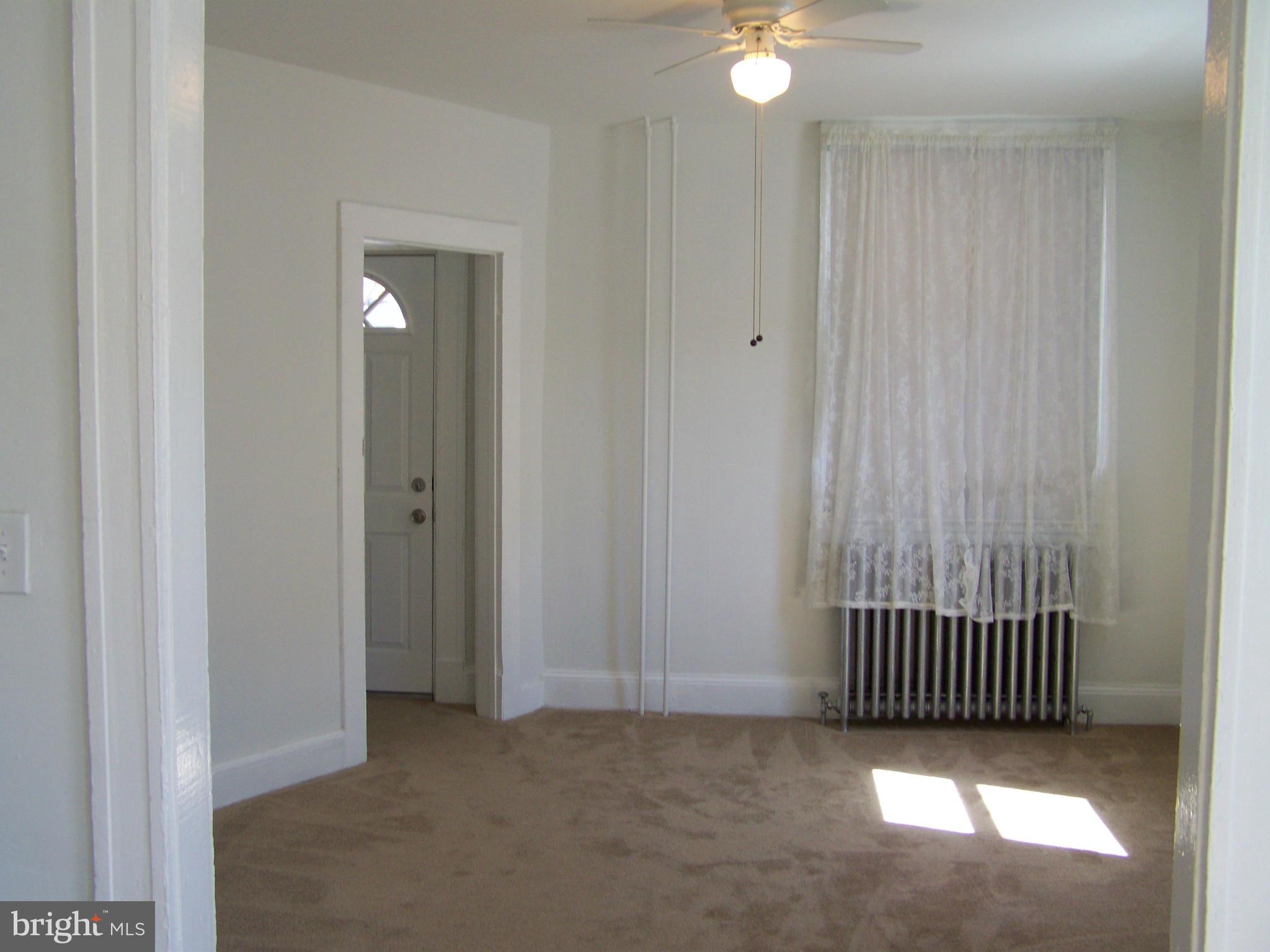 524 Rappolla Street Baltimore, MD 21224 - Photo 5 of 25 Living Room
