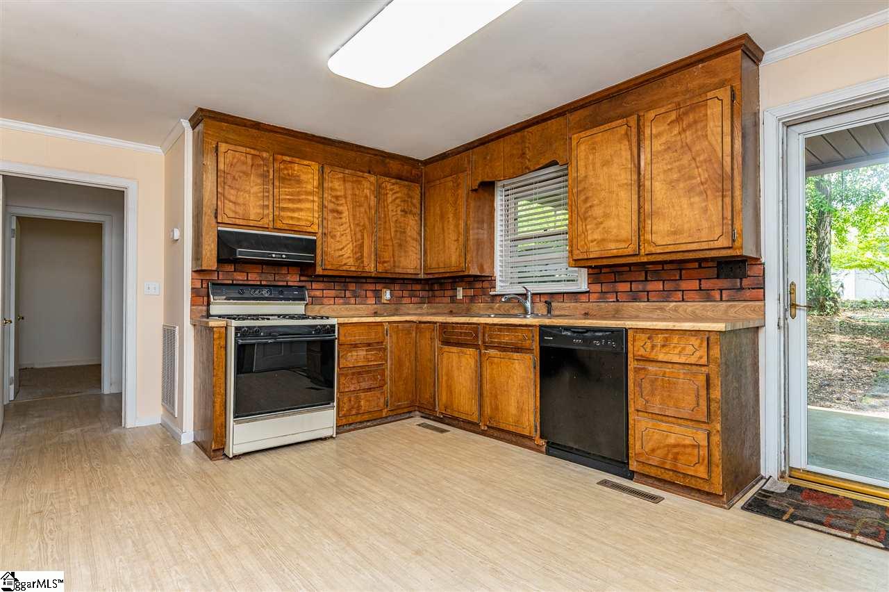 419 Brown Bottom Road Central, SC 29630 - Photo 7 of 35