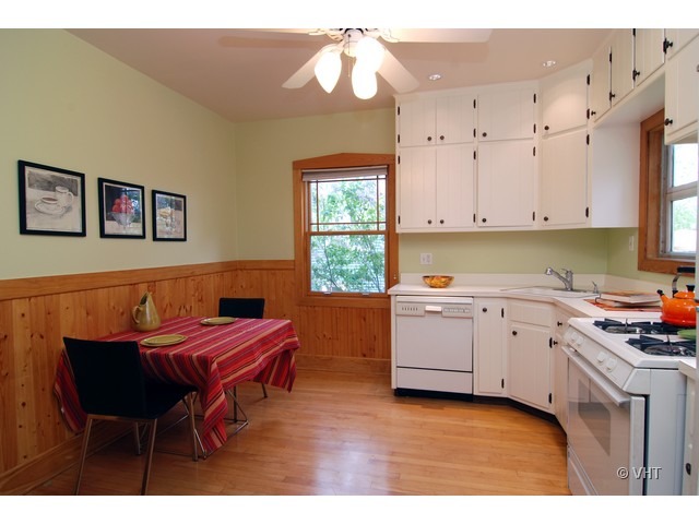 315 Herrick Road Riverside, IL 60546 - Photo 4 of 10