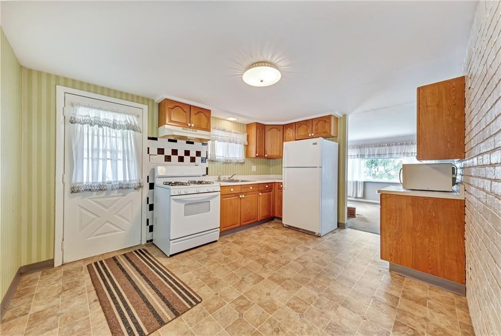 1640 Kennedy Road Imperial, PA 15126 - Photo 14 of 24 Gallery Image 14