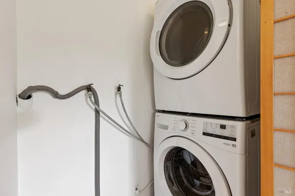 $1,299,000 | 569 Sequoia Drive, San Anselmo, CA 94960