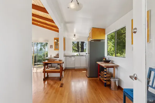 $1,299,000 | 569 Sequoia Drive, San Anselmo, CA 94960