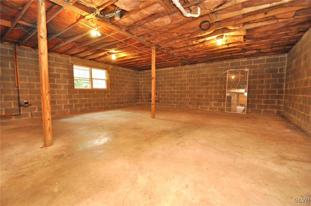 2225 Walnut Trail Bushkill, PA 18324 - Photo 12 of 14 Gallery Image 12