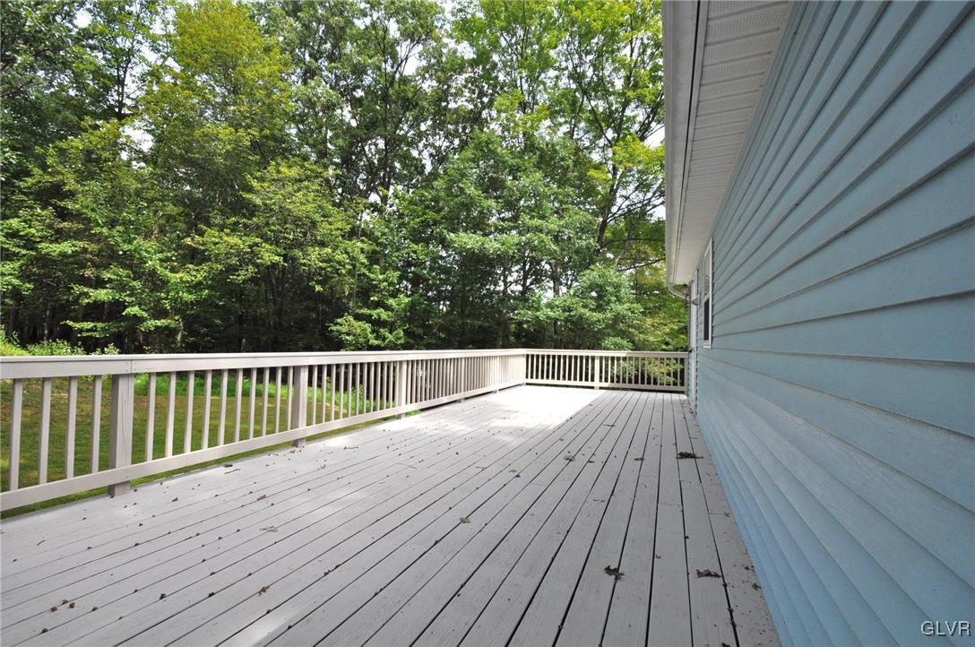 2225 Walnut Trail Bushkill, PA 18324 - Photo 3 of 14 Gallery Image 3
