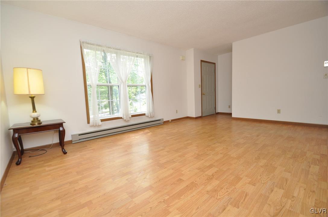 2225 Walnut Trail Bushkill, PA 18324 - Photo 6 of 14 Gallery Image 6