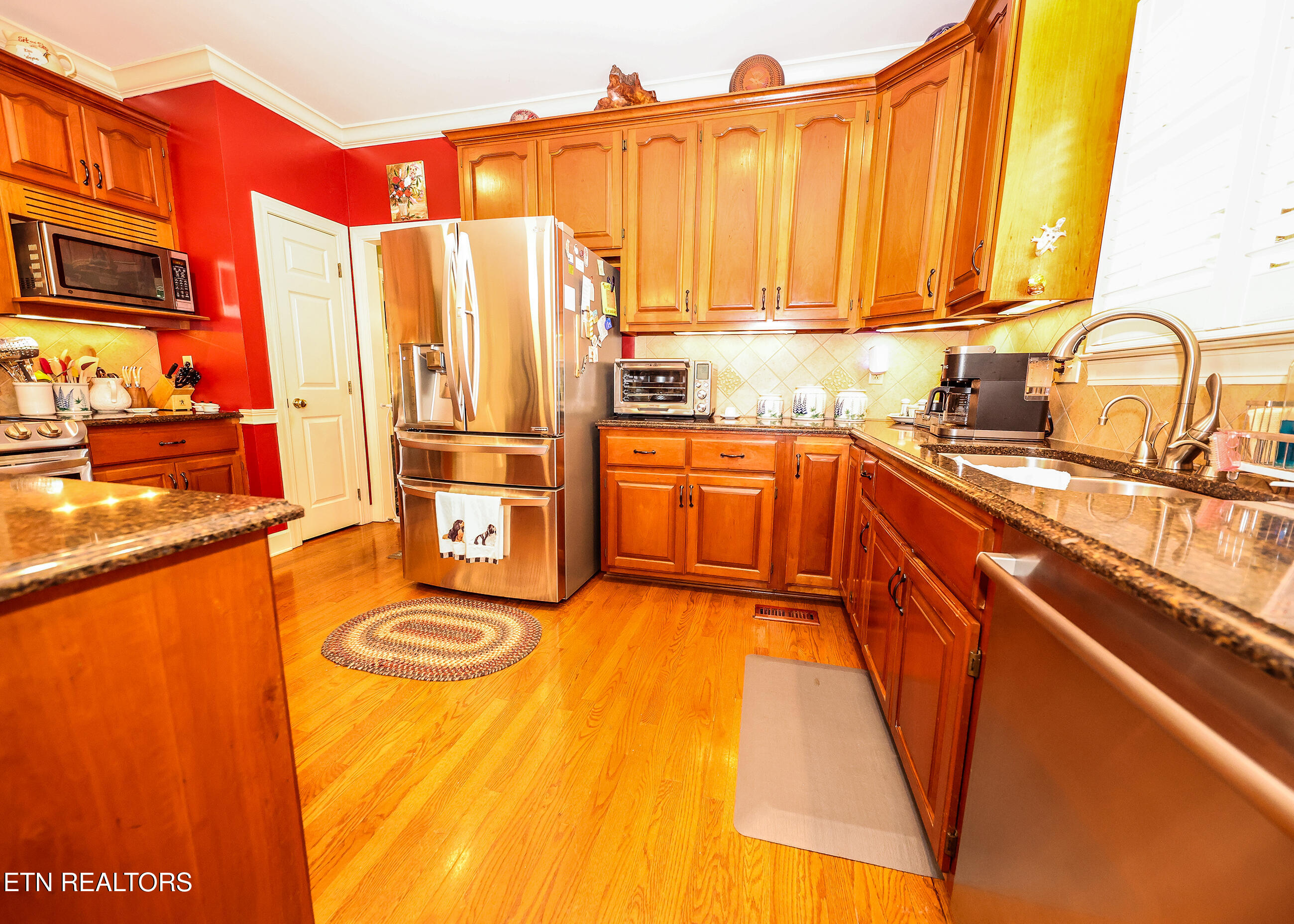 136 Baypath Drive Oak Ridge, TN 37830 - Photo 15 of 55 136 Kitchen 6